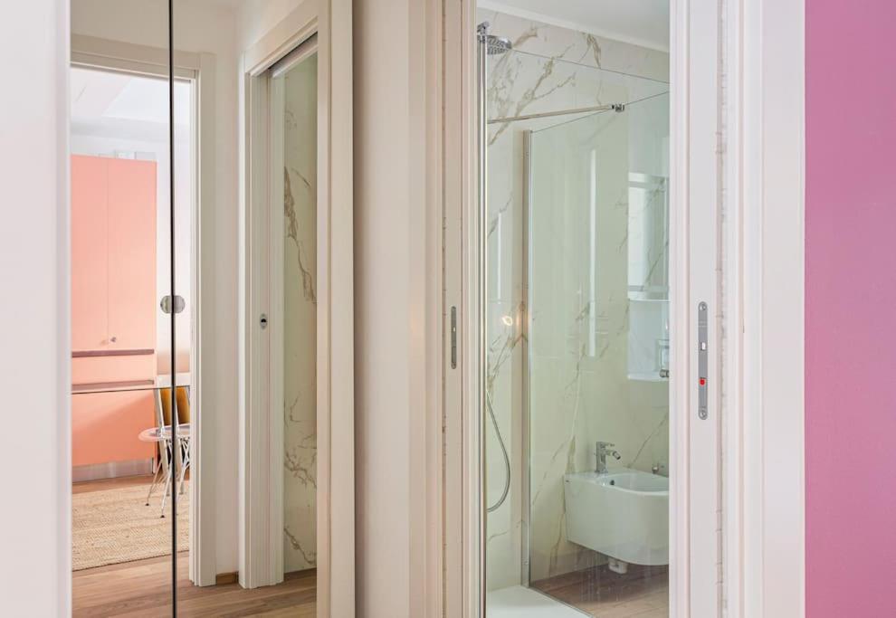 Amazing Apartment In Duomo Milán Exterior foto